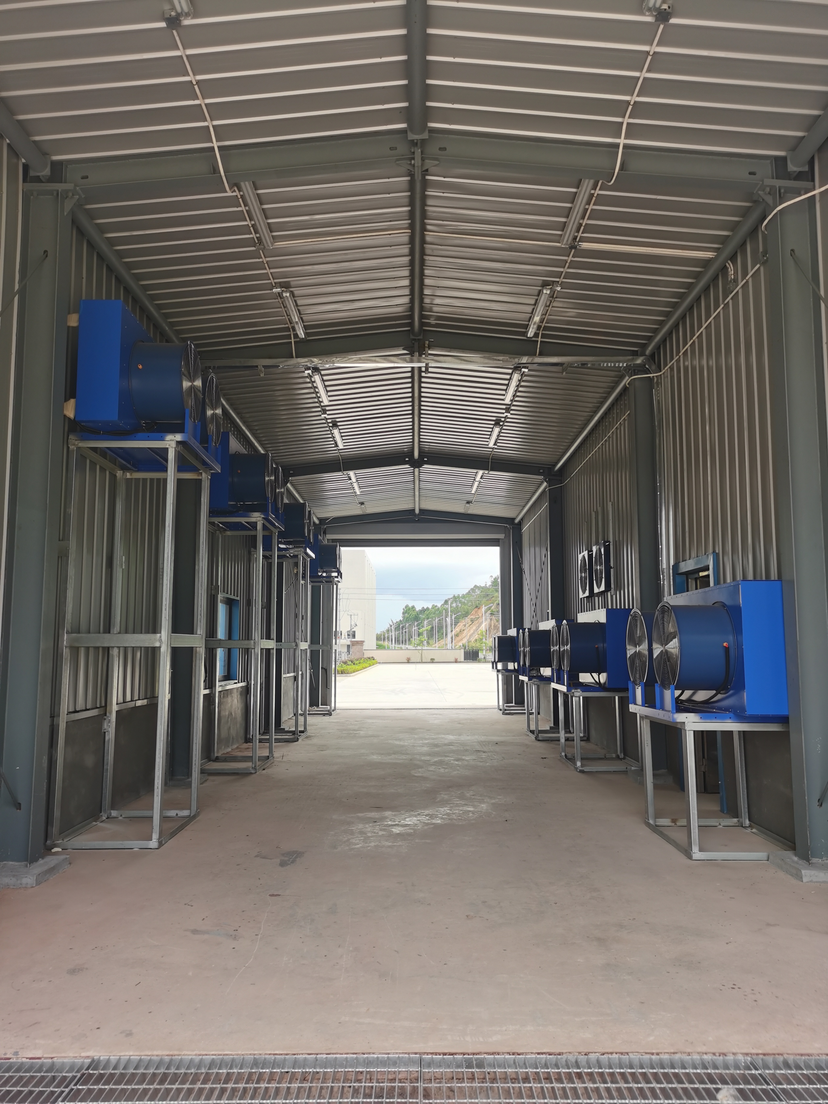 Construction of Vehicle Drying Room for Animal Husbandry, Pig Farm, Material Disinfection and Sterilization Room, Feed Truck, Large Scale Sterilization and Drying