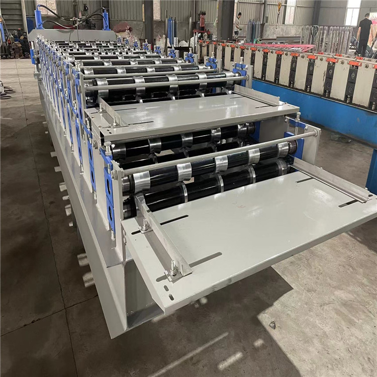 Reinforced color steel tile pressing machine, stainless steel 840-900 double-layer equipment, dual-purpose molding machine, manufactured by Longxing