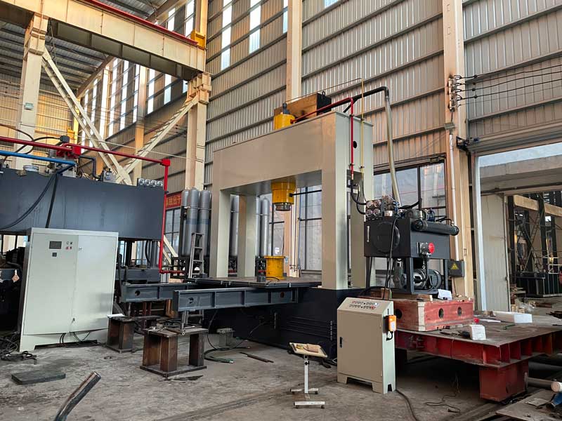 Weili Heavy Industry 315 ton reaction kettle head punching forming hydraulic press, special gantry hydraulic press