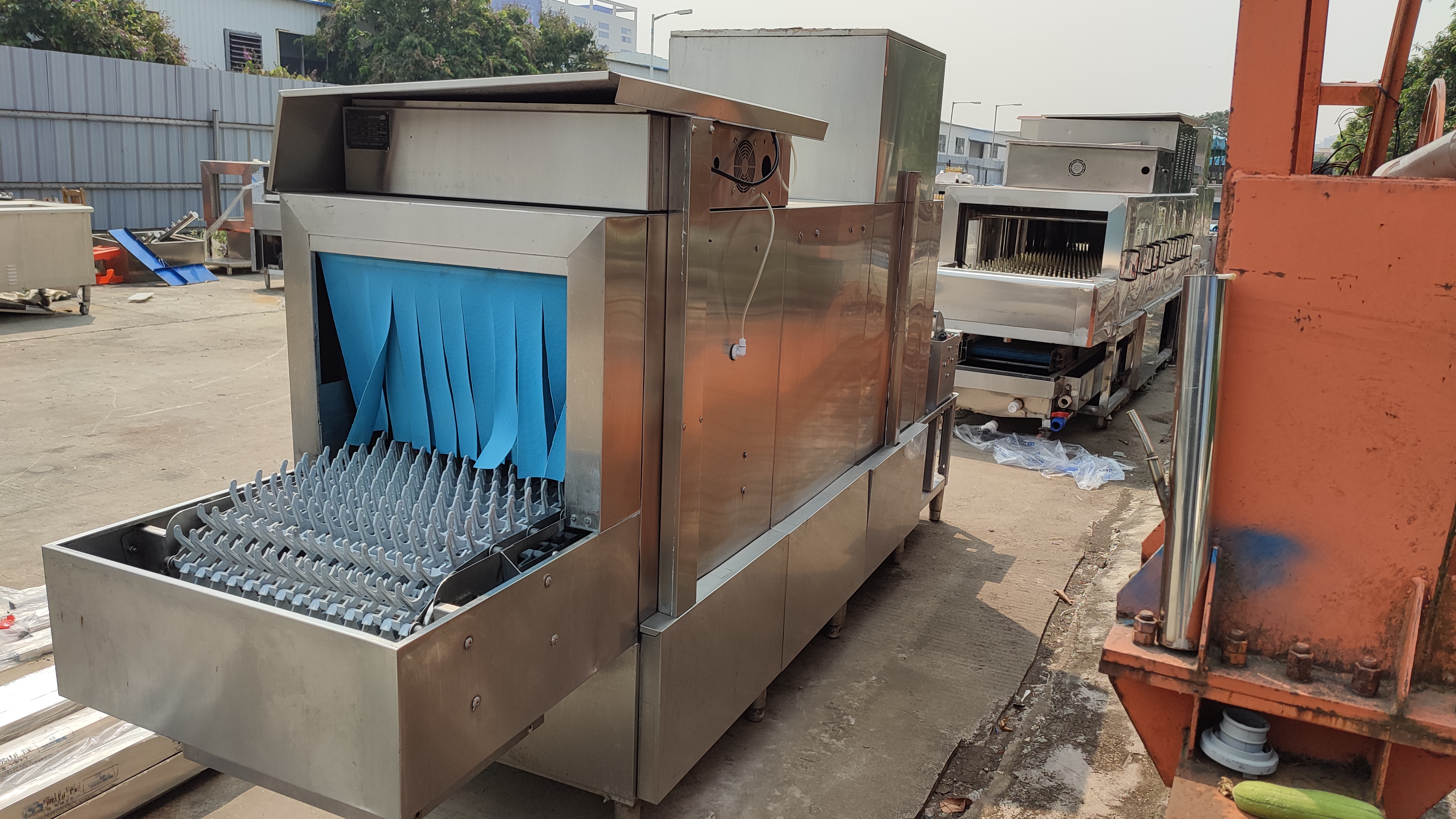 Used dishwasher, school cafeteria dedicated cleaning machine, automatic dishwashing equipment