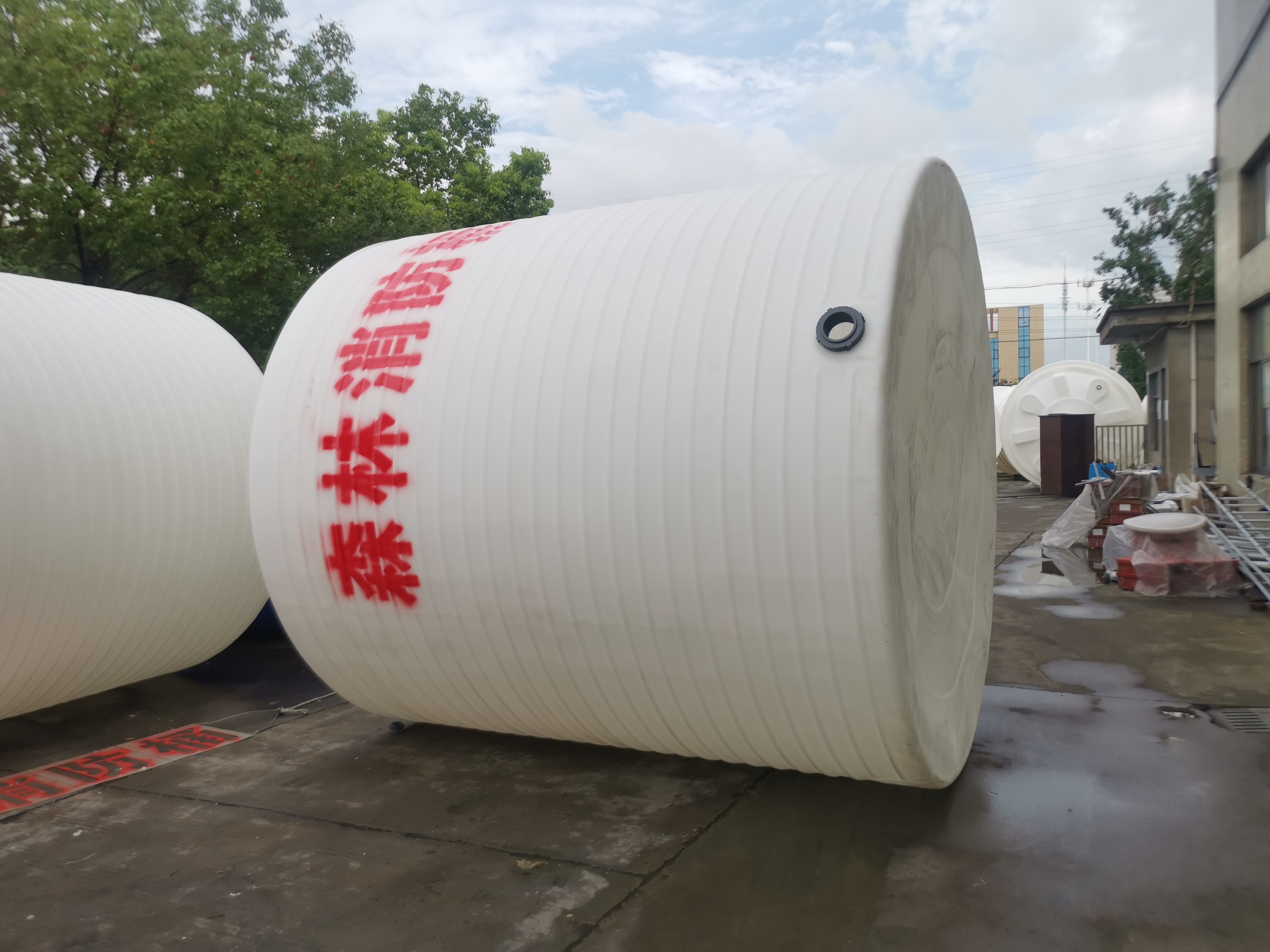 20 cubic meter forest fire bucket, large mountain forest rainwater collection bucket, 20 ton PE water storage tank, vertical circular rainwater bucket