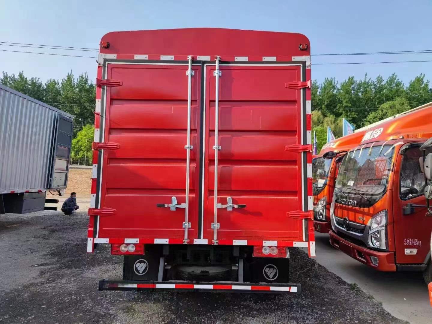 Foton Aoling Blue light truck 4m 2 high hurdle truck 2.8 displacement Cummins engine