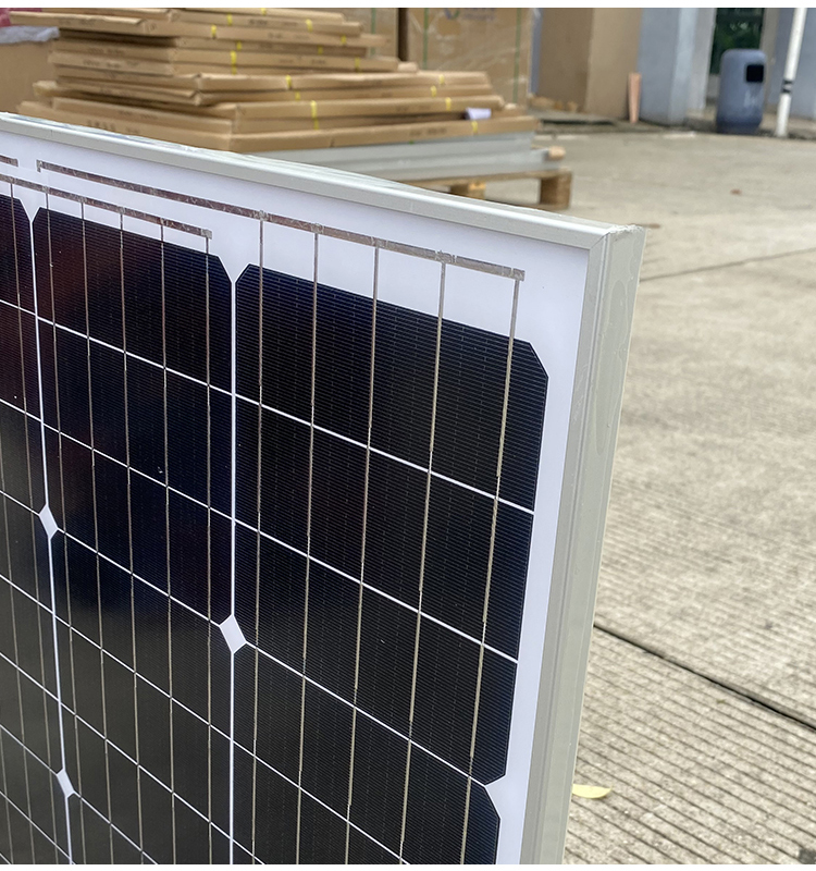 156 single crystal solar photovoltaic panels, 70W solar panel modules with sufficient power to generate high power and low losses