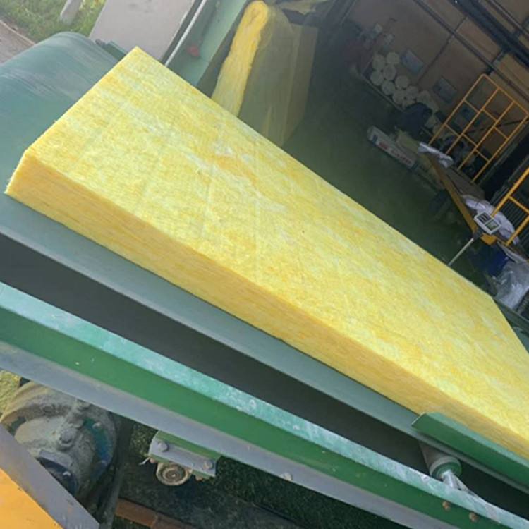 Source spot glass wool felt roof thermal insulation Glass wool felt support customized construction