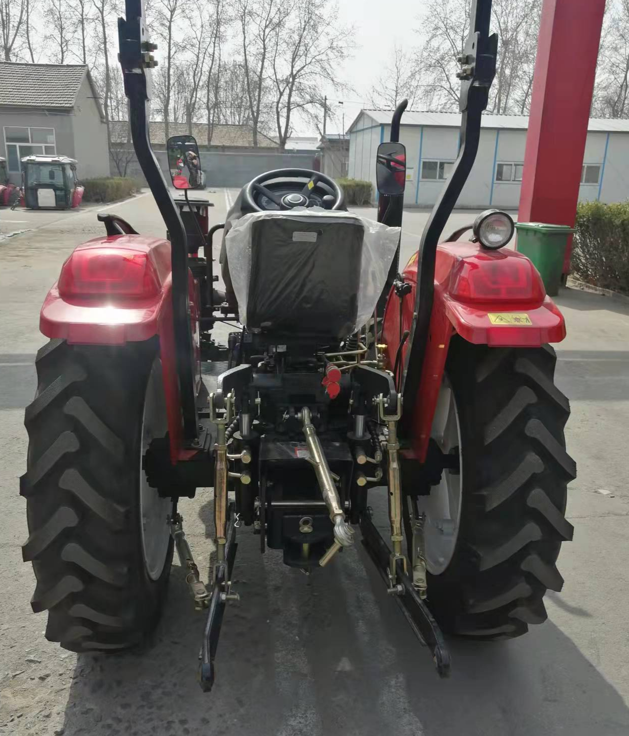 Agricultural greenhouse narrow wheelbase 2/4WD 50HP tractor cultivator can be equipped with ridger and cultivator