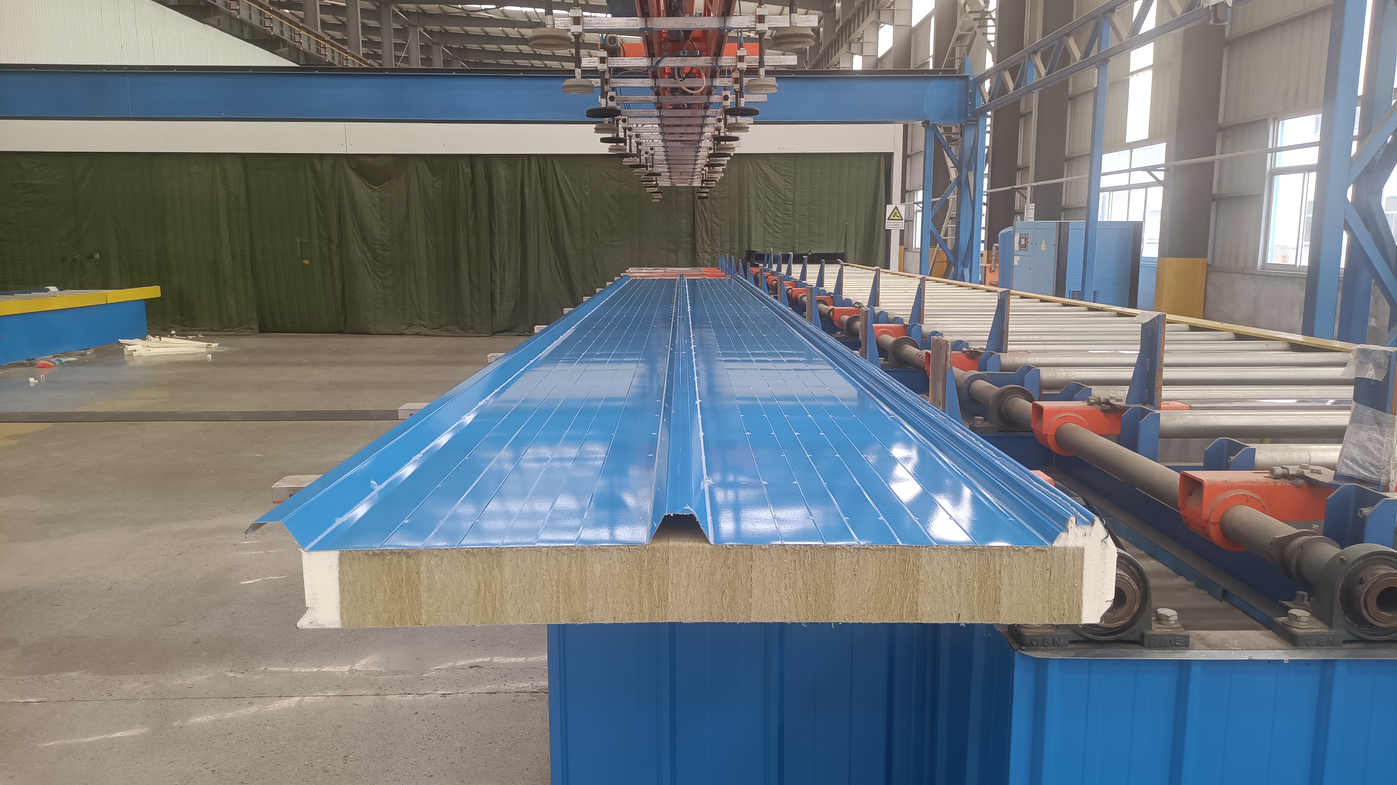 75 thick polyurethane edge sealing rock wool roof panel, Grade A fireproof insulation board, composite board, blue sky supply