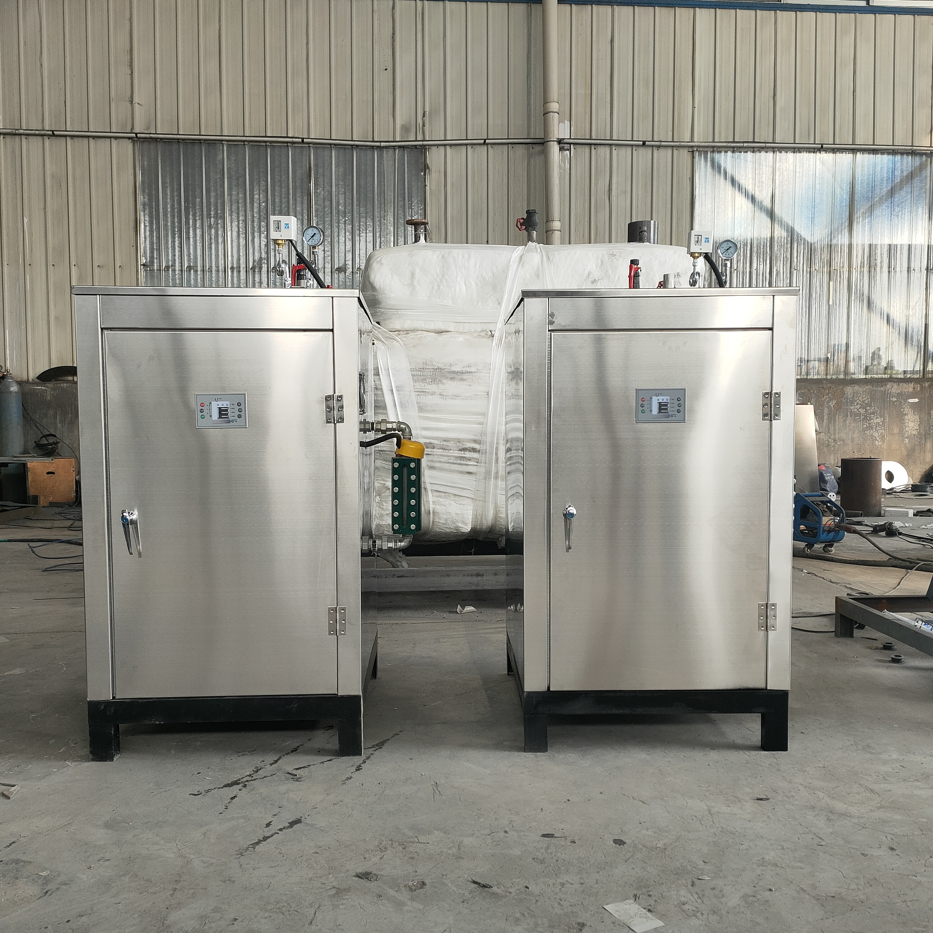 Electric heating steam generator with an output of 50 kilograms Electric heating steam boiler with a capacity of 36 kilowatts Bridge maintenance machine