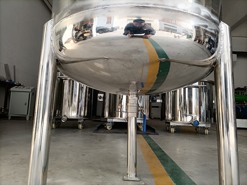 SUS304 stainless steel vacuum buffer tank, customized manufacturer for the processing of high-level tanks in small vertical and horizontal chemical storage tanks