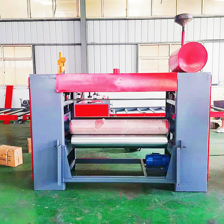 Woodworking single-sided gluing machine with adhesive roller that can open wire and increase the amount of glue applied. Wood board, calcium silicate board, gypsum board, roller coating