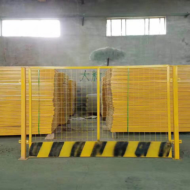 Construction site foundation pit guardrail net temporary protective fence edge protective fence spring rain