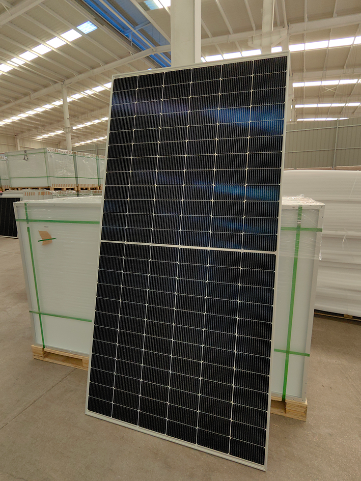 Single crystal solar panel 580W 585W photovoltaic panel module spot quantity Dalongji A-grade battery cells