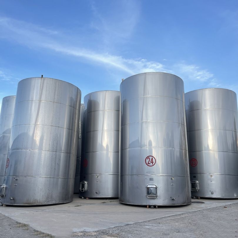 Sale of second-hand 50 cubic stainless steel pressure storage tanks with good sealing performance, spot method