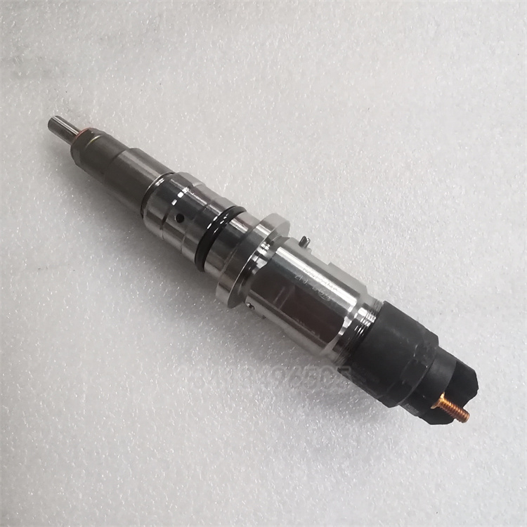 Dongfeng Cummins Diesel Engine Tianlong Series Injector QSB6.7 5283840 0445120367