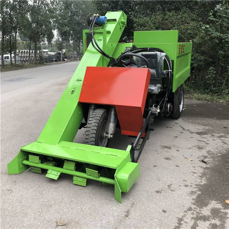 Large four wheeled cattle farm manure cleaning truck, dry and wet dual purpose automatic shovel manure machine, three wheeled diesel cow manure cleaning machine