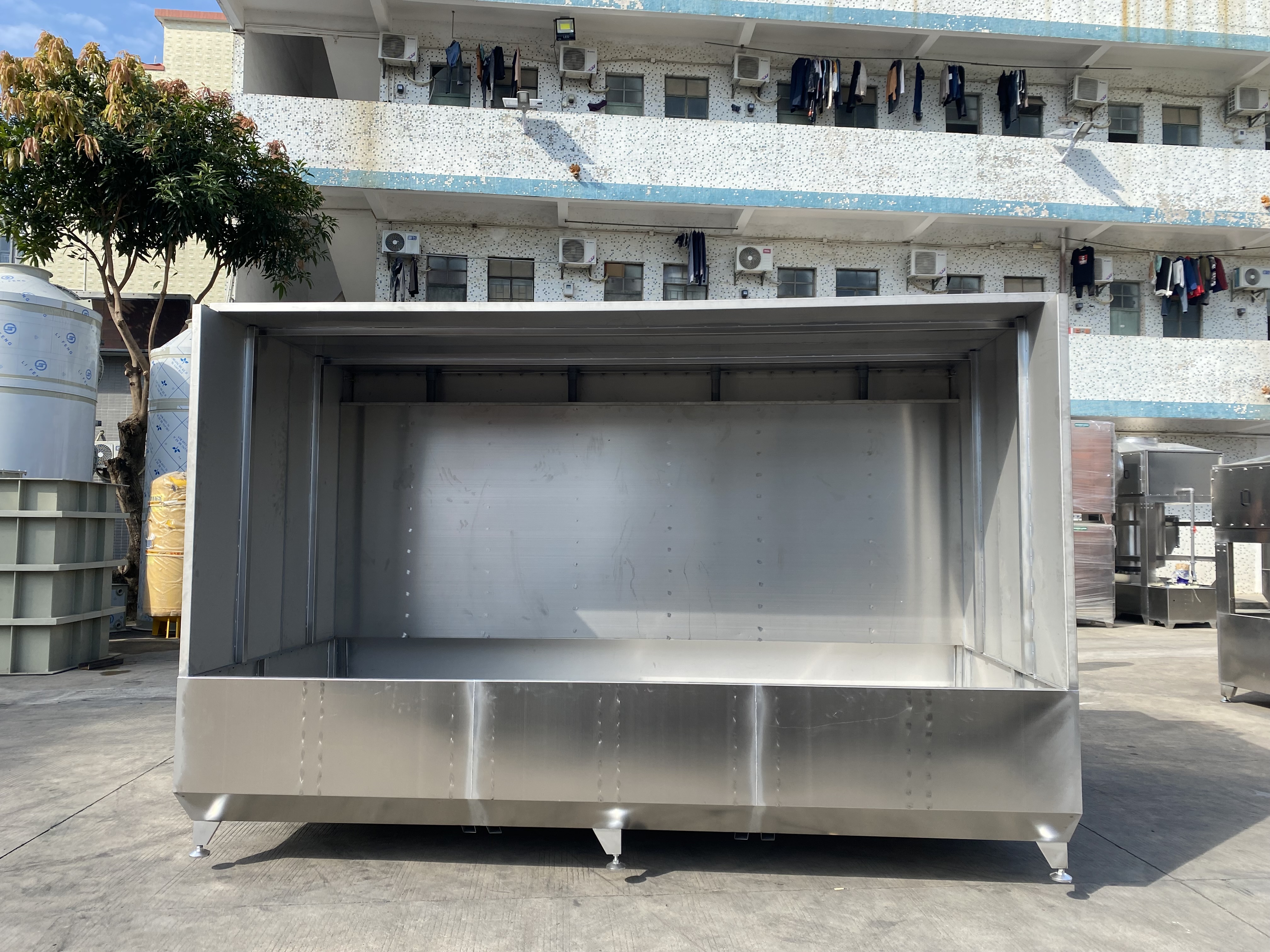 Cyclone water curtain cabinet, square hybrid cyclone tower, high purification efficiency, long usage time, energy conservation, and environmental protection