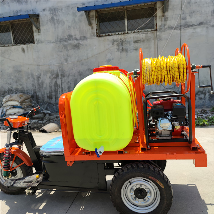 Vineyard sprayer Three wheeled self-propelled air driven sprayer in the morning Seat mounted spray