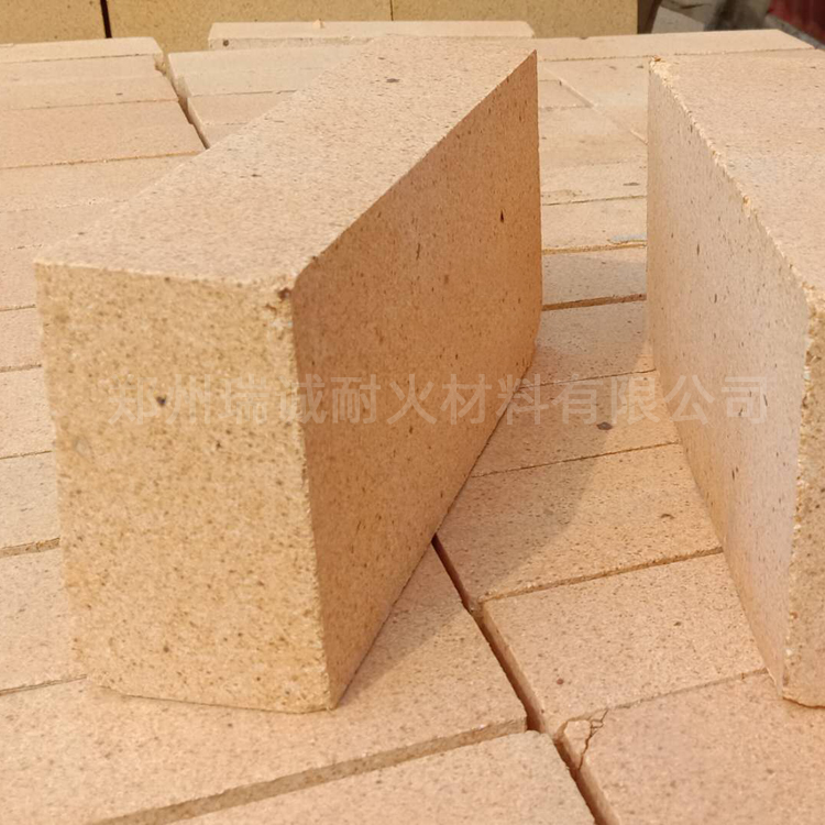 Ruicheng Grade III High Aluminum Bricks T3 T38 T39 T19 T20 Customizable Kiln Shaped Refractory Bricks