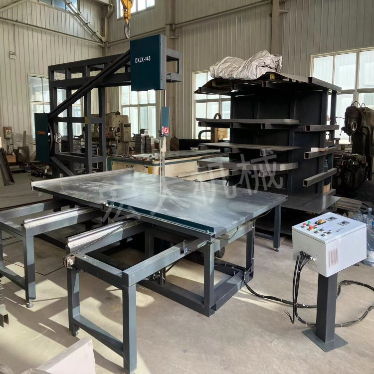 Woodworking band saw machine, straight line curve cutting of wood, macro vertical saw, sliding rail sliding table top modification