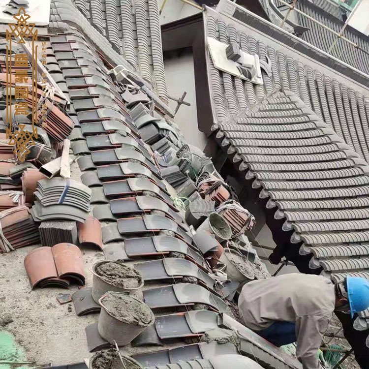 Dry powder clay, small green tiles, old-fashioned clay roof tiles, integrated antique green tiles, and Shenghao ceramics for installation