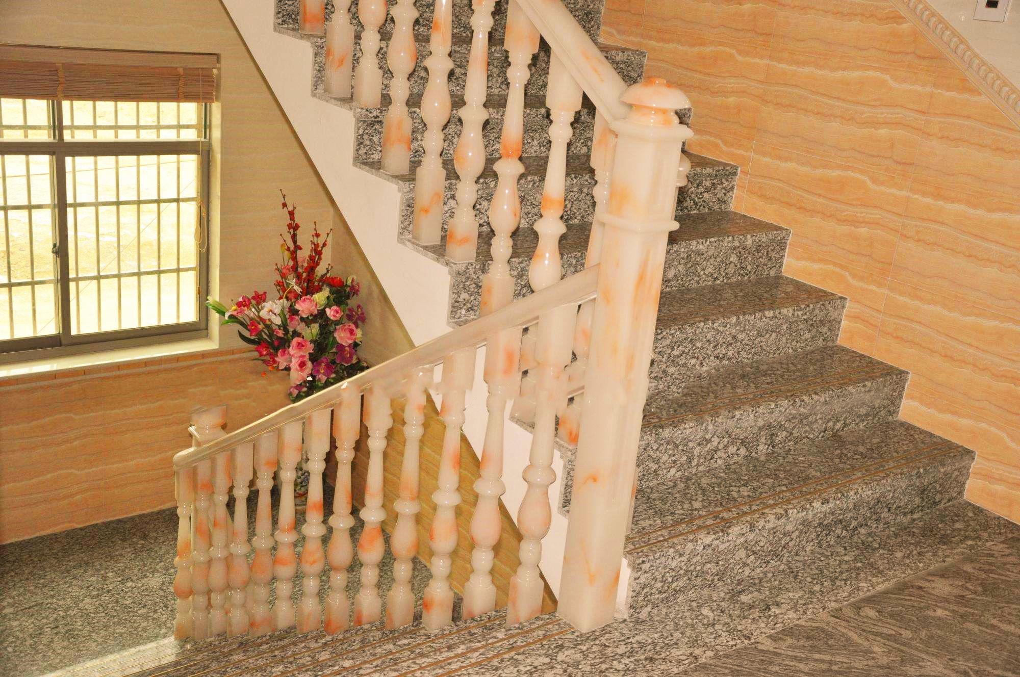 Customized manufacturer of jade stairs, railings, guardrails, large columns, handrails, indoor halls, villas, etc