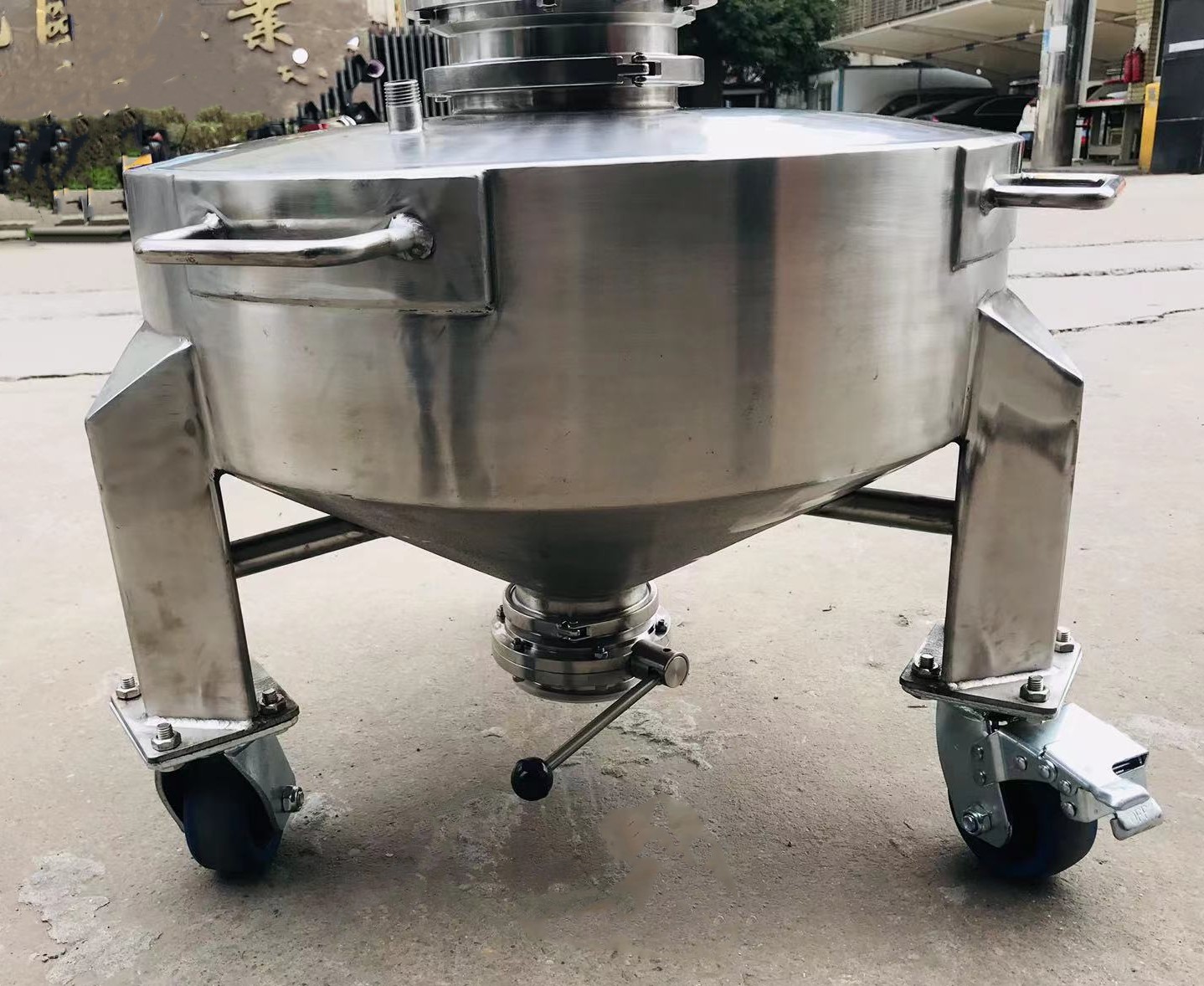 Juyu manufacturer customizes various specifications of L-P009 stainless steel conical hopper, and the manufacturer provides first-hand supply of goods