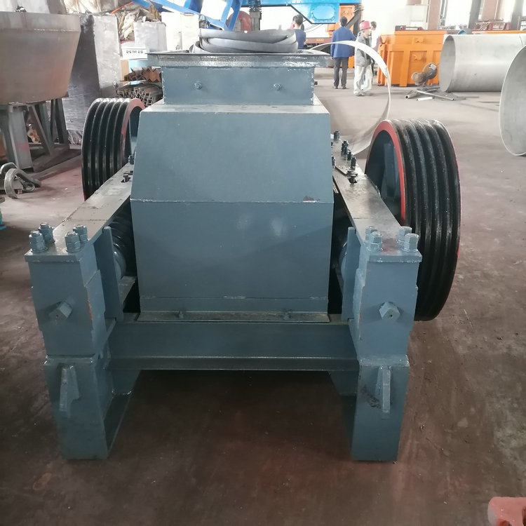 Supply of roller crusher for construction waste coal gangue toothed roller sand making machine