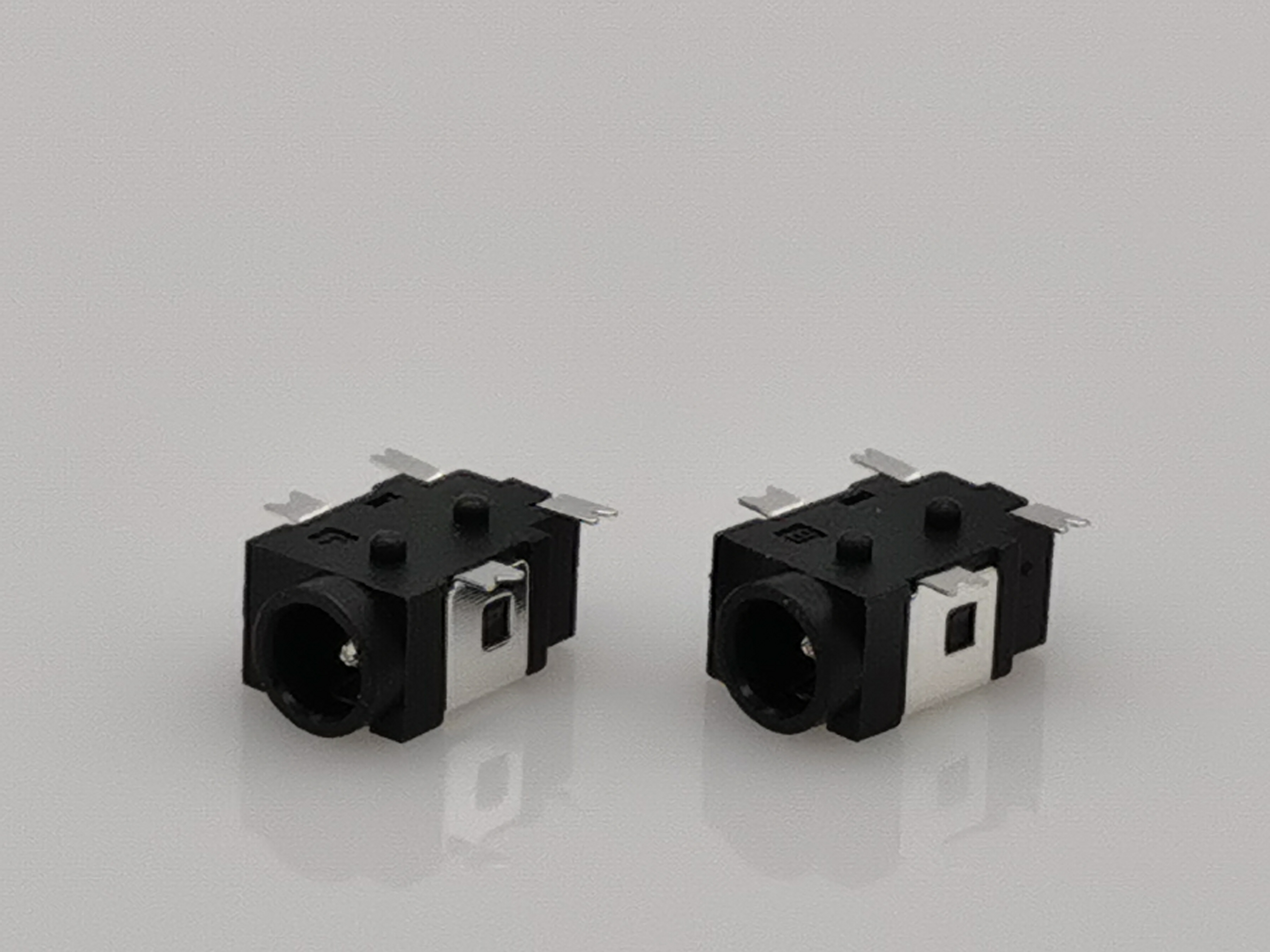 EK supply patch DC power socket SMT4 pin DC-031A 3.5X1.3 with positioning column DC female base