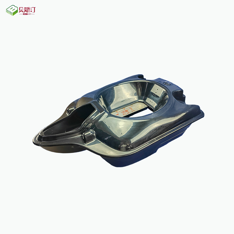 The shell of the nest pulling net boat is made of thick plates, which are vacuum molded. The plastic shell of the bait boat is made of thick sheets, which are vacuum molded with ABS