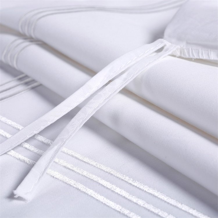 Luxury hotel linen supplier, silver embroidered three frame four piece set, simple and atmospheric, customized in stock