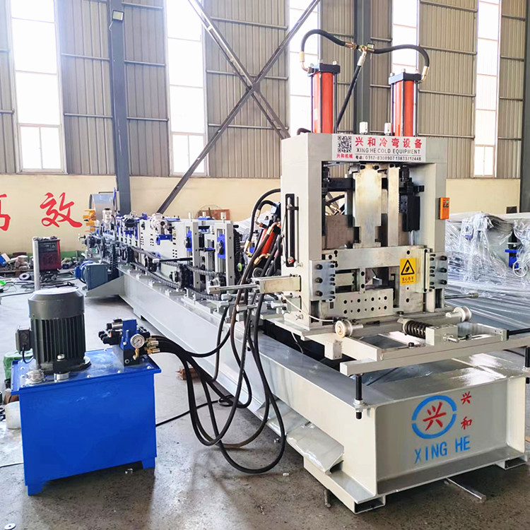 Spot fully automatic quick replacement C-type steel machine/hydraulic motor automatic 80-300 endless C-type purlin equipment