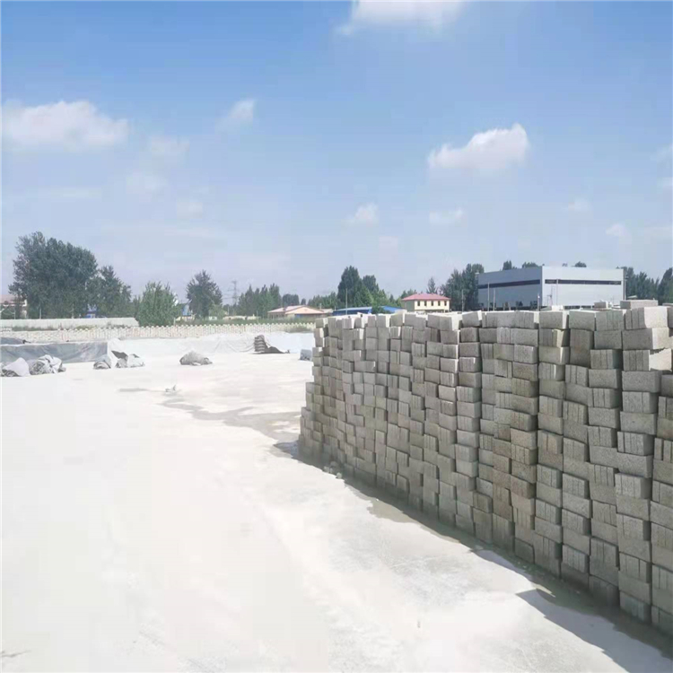 Guangxin Brick Factory supplies concrete bricks with 240-120 * 53 cement standard bricks, which are sturdy, durable, and have high compressive strength