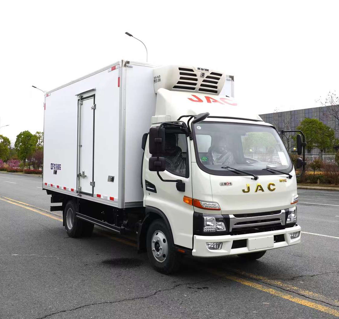 4m ² refrigerated truck, Jianghuai Blue brand cold chain transport truck, fruit and vegetable preservation delivery truck