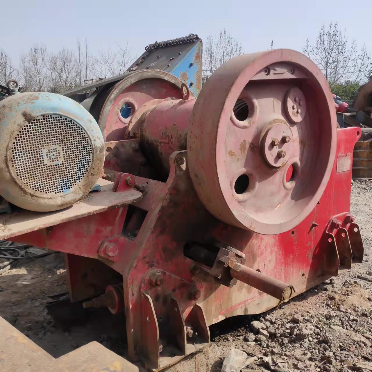 Used 500x750 European version crusher, mining crushing production line equipment, sand and gravel line