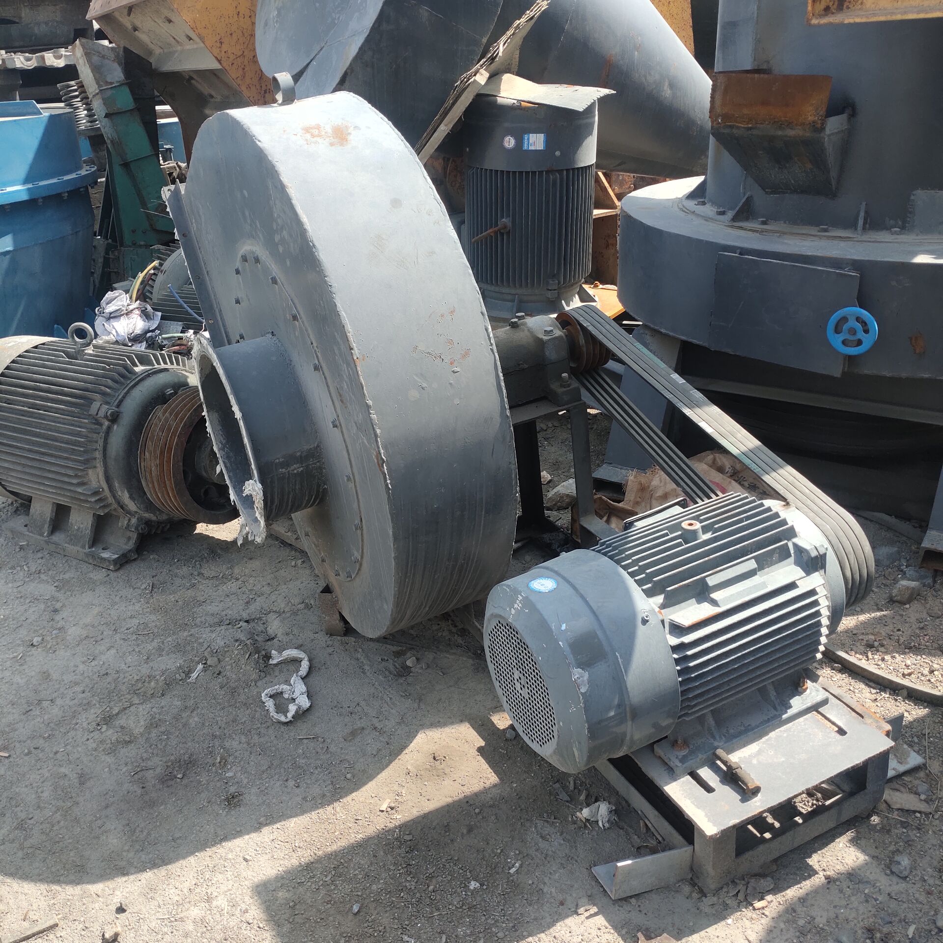 Used small 3R2715 Raymond grinder, limestone bentonite grinding equipment