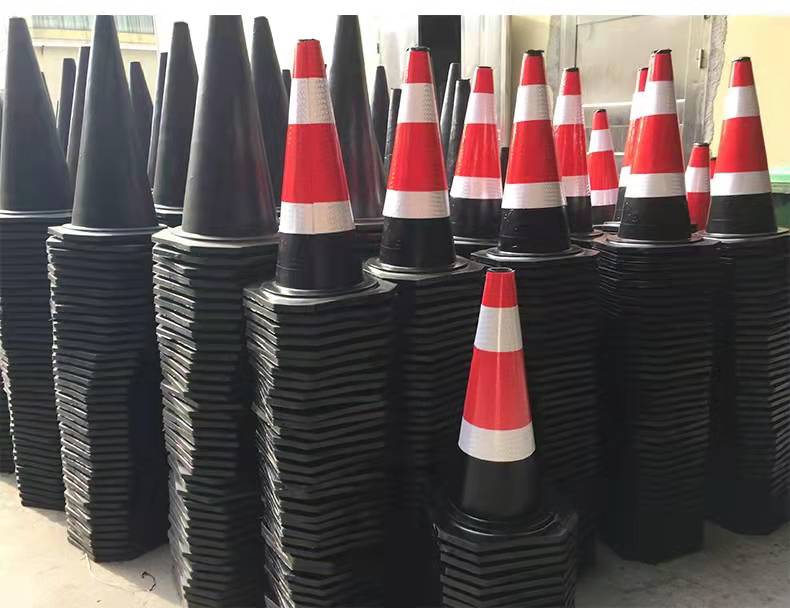 Hongfuxi Red and White Rubber Cone Weighted Plastic Cone Lifting Ring Barrier Cone High Speed Customization