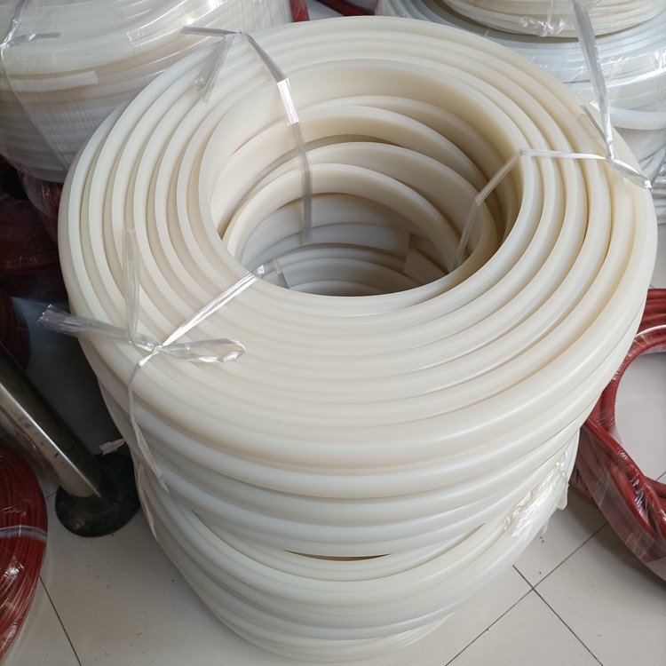 Xincheng supplies special-shaped silicone tubing and large-diameter silicone tubing manufacturers wholesale extruded silicone strips