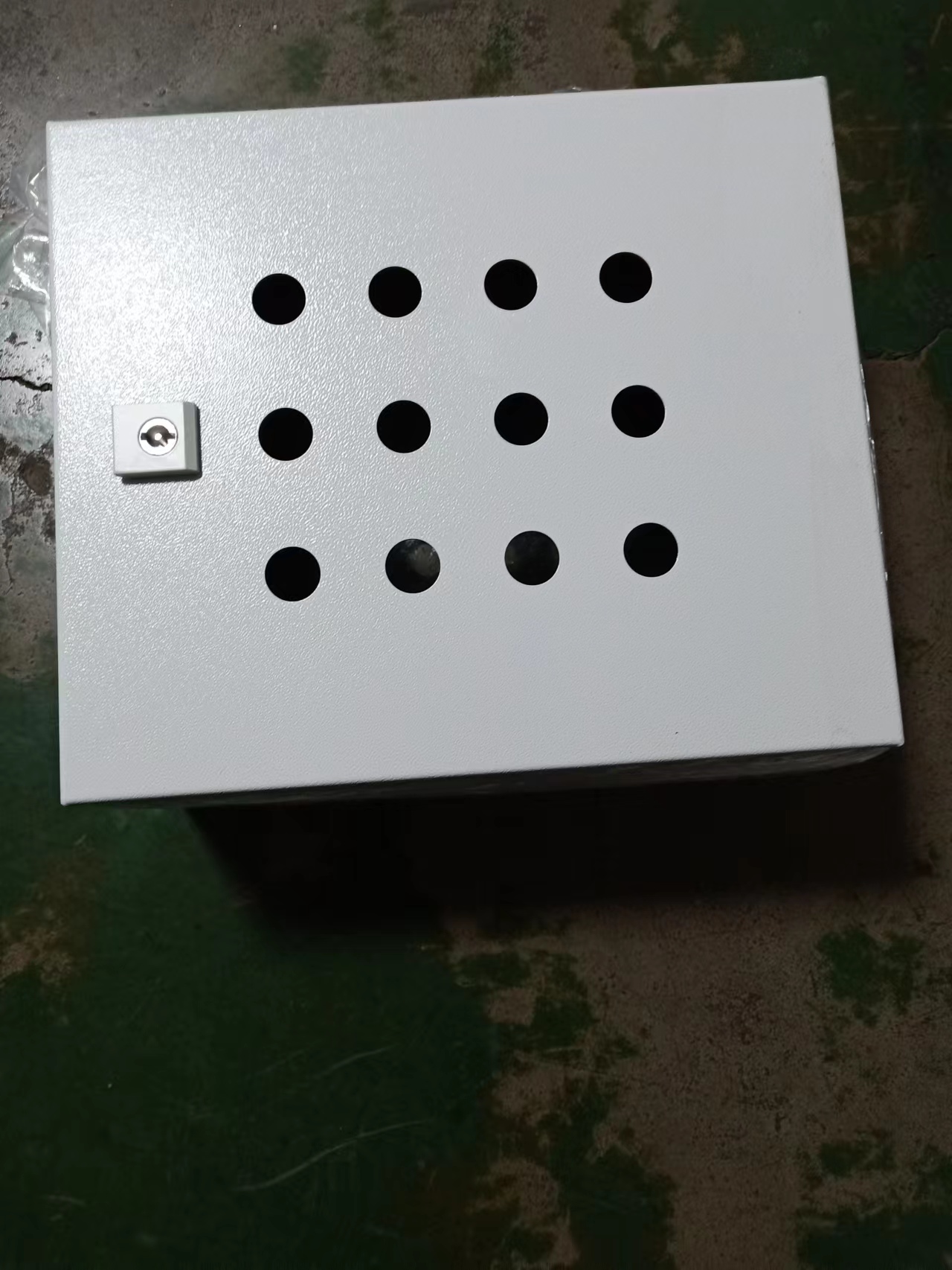 Imitation of Weitu AE2000 series vertical wall mounted control box, new energy battery box, basic business box