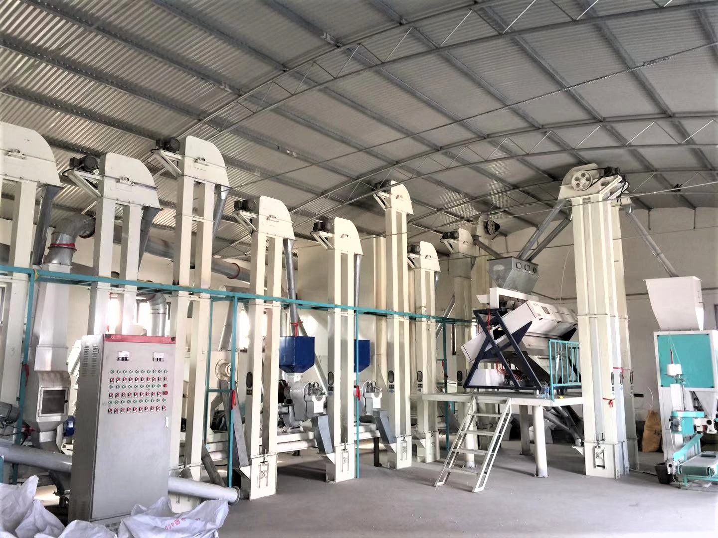 Millet rice peeling and milling machine, complete set of rice processing equipment, fully automated production line