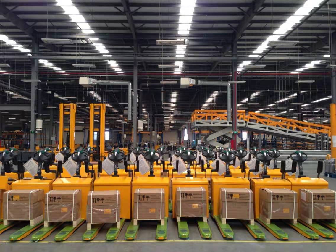 A large number of second-hand Jungheinrich lithium battery forklift trucks are leased with original imported narrow channel counterweight high position truck Diniu