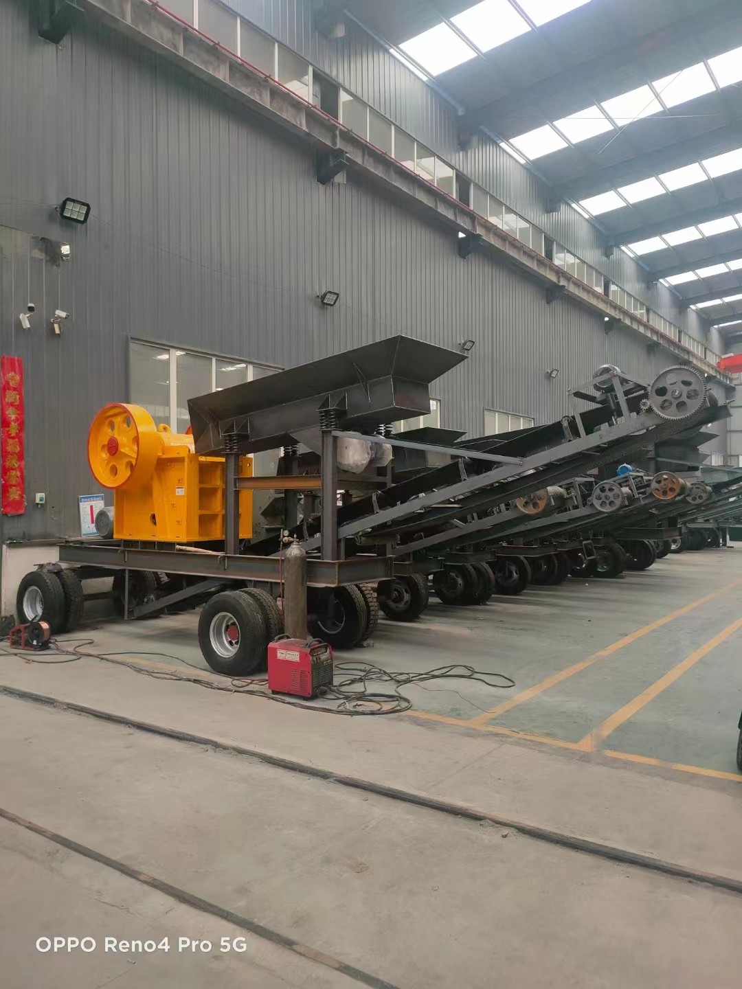 Weiwang Mobile Construction Waste Crusher 1200 Special Equipment for Construction Waste Crushing and Reuse