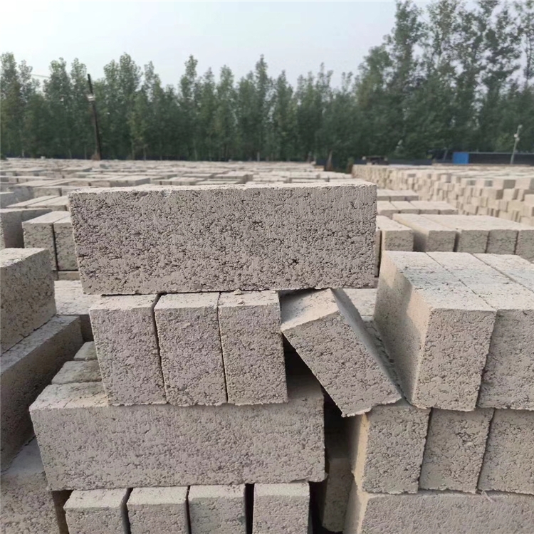 Concrete interlocking bricks supplied by Baoding Xushui District Brick Factory are not easy to wear and have strong bearing capacity and can be customized