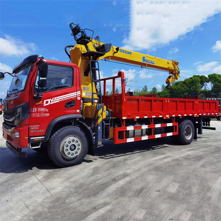 The manufacturer directly supplies Dongfeng Huashen DV3 single bridge XCMG 8-ton truck mounted crane with a single row cab cargo compartment of 6.1 meters