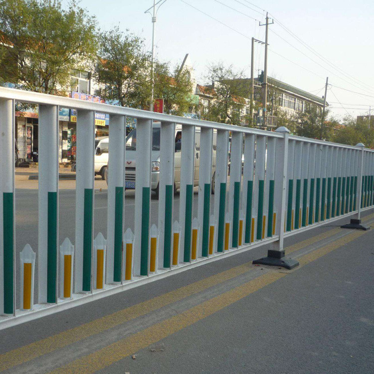 Municipal guardrail, road protection fence, zinc steel isolation fence, road separation fence, Chunlin