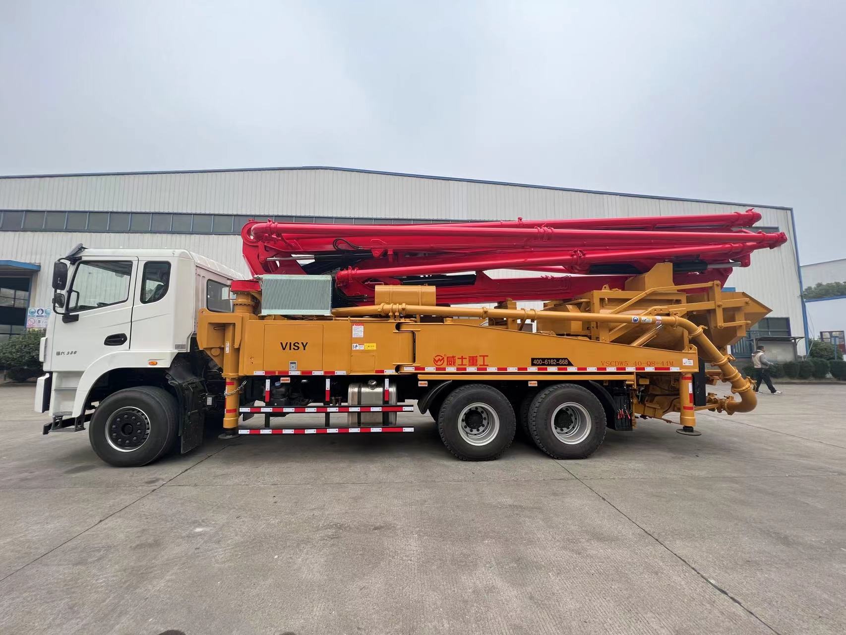 Weishi mixer with pump truck, 33 meters wheelbase, short body, small rural building and road repair, construction tool