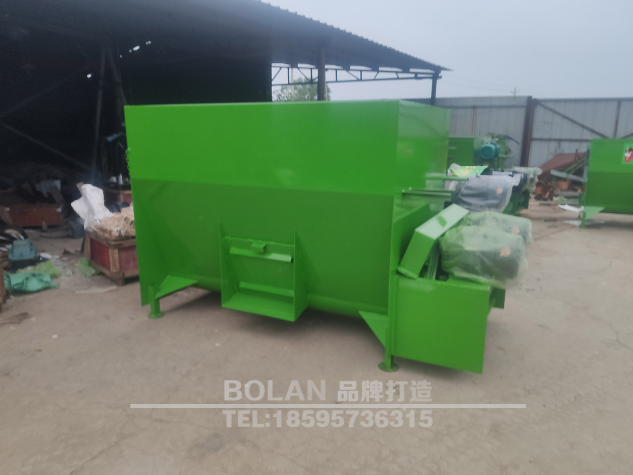 Bolan 2 cubic meter full grain mixer hydraulic assisted automatic weighing small feed mixing equipment