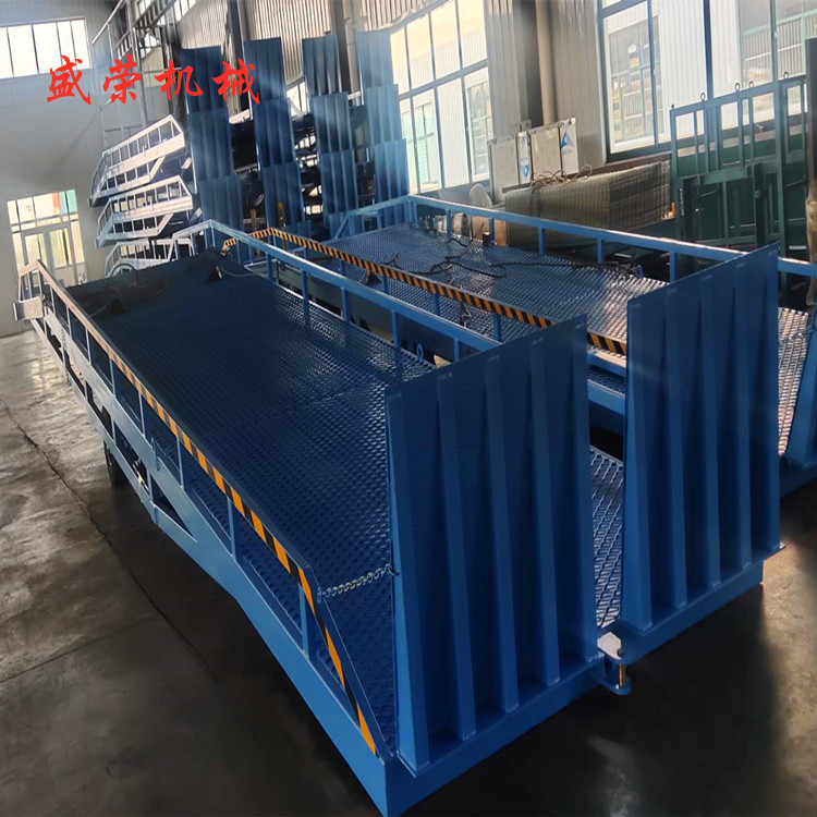 Shengrong 10 ton mobile loading and unloading bridge loading and unloading platform lifting and unloading platform