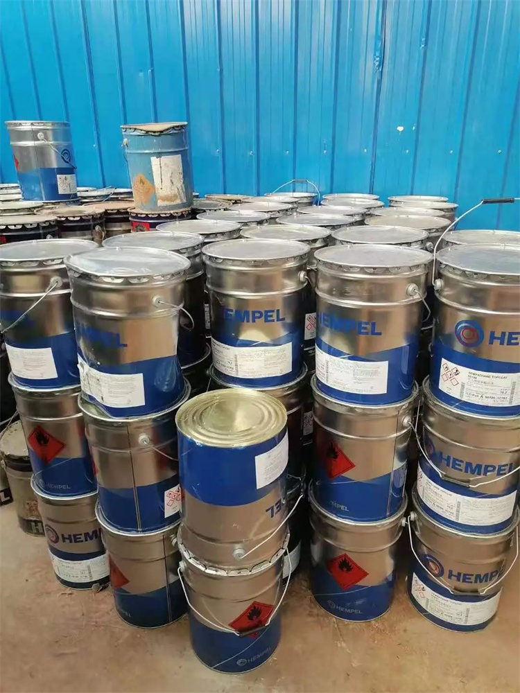 Recycling paint, wood paint, white background, white surface, clear bottom, PU varnish curing agent