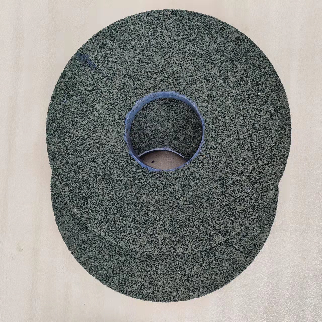 Imported honeycomb for machining hard alloys with ceramic grinding discs and large pore grinding wheels