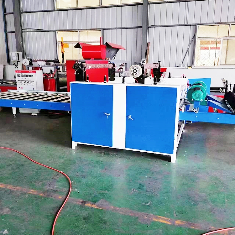 Flat pasting machine Baoli paper PU film white paper wood grain paper calcium silicate board pasting machine cold and hot adhesive film pasting machine