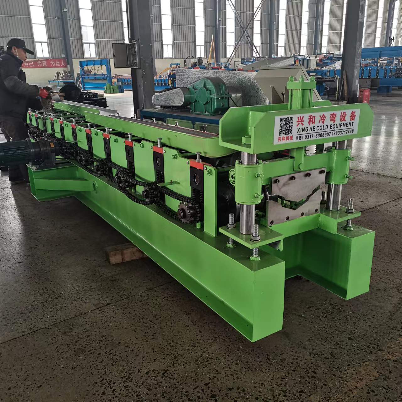 Color steel roof ridge tile equipment, fully automatic and high configuration single layer tile pressing machine, customized foreign pressing plate equipment